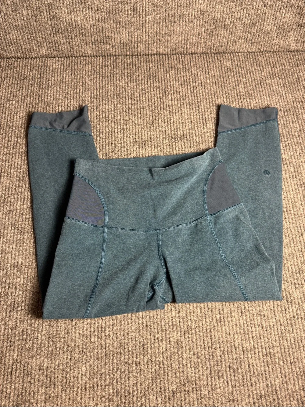 Lululemon Heathered Teal with Dark Teal Mesh Crop Workout Tights Size 6